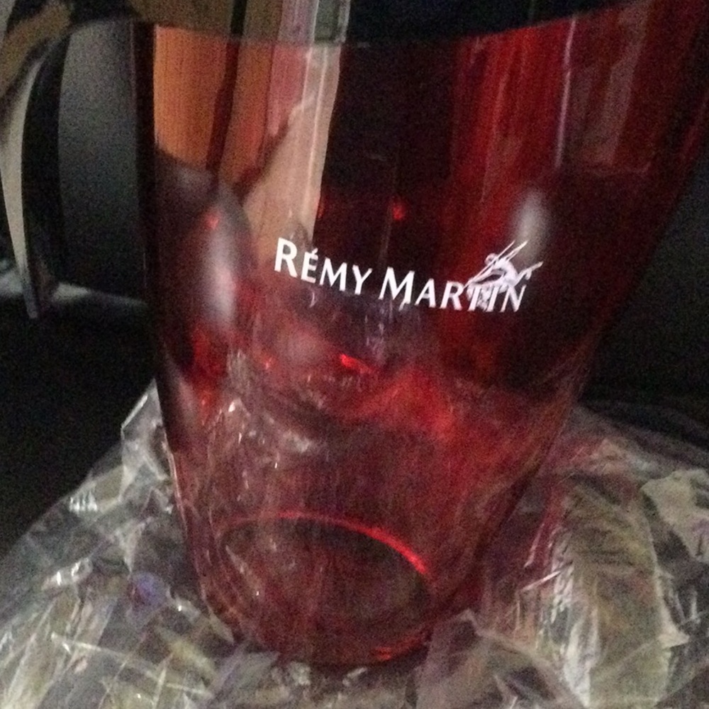 New Remy Martin Pitcher - Picture 3 of 13